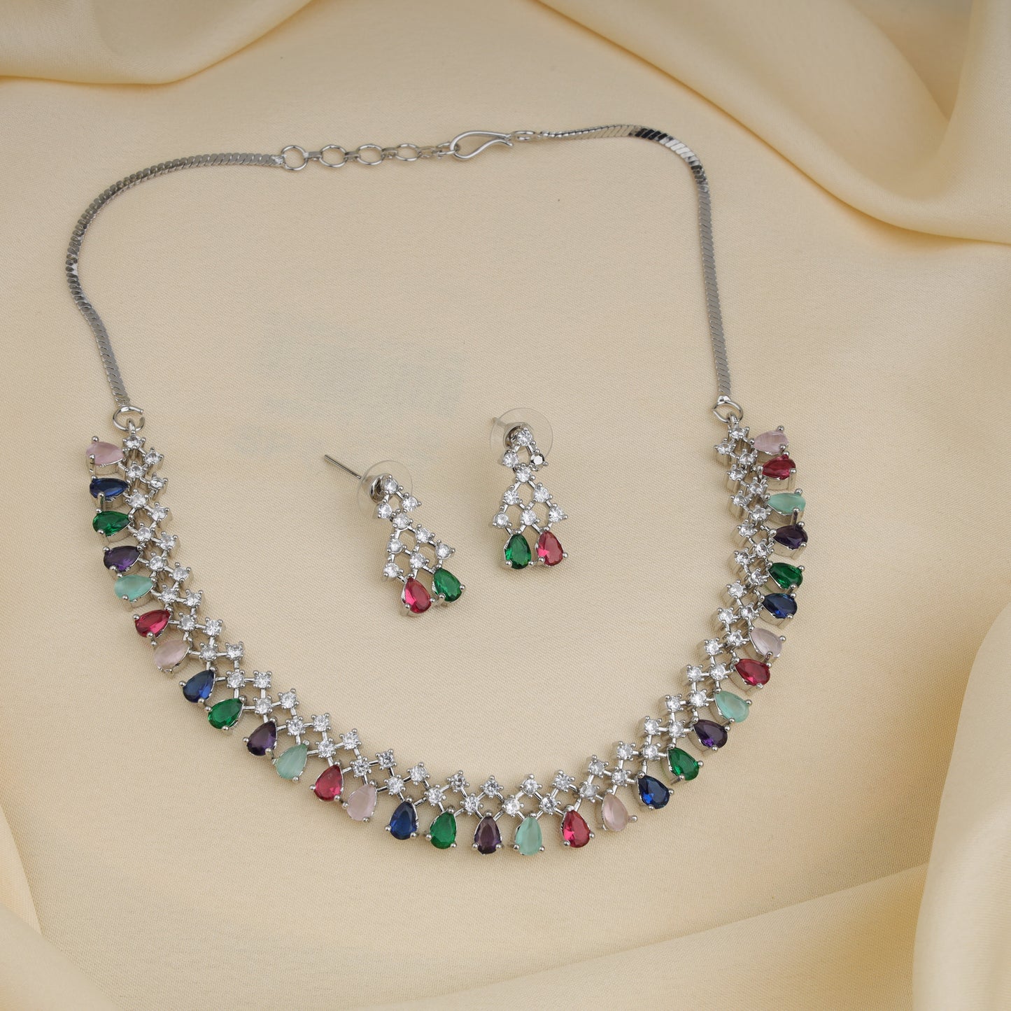 Multicolor Short Necklace