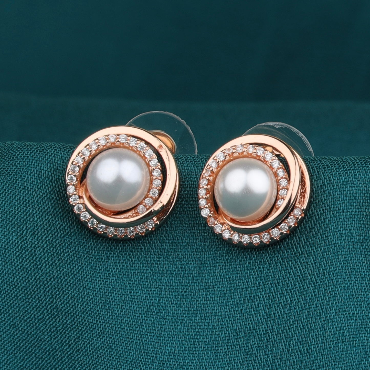 Pearl Stud
