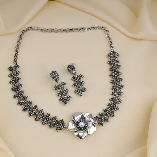 Single Flower & Pearl Oxidized Necklace Set